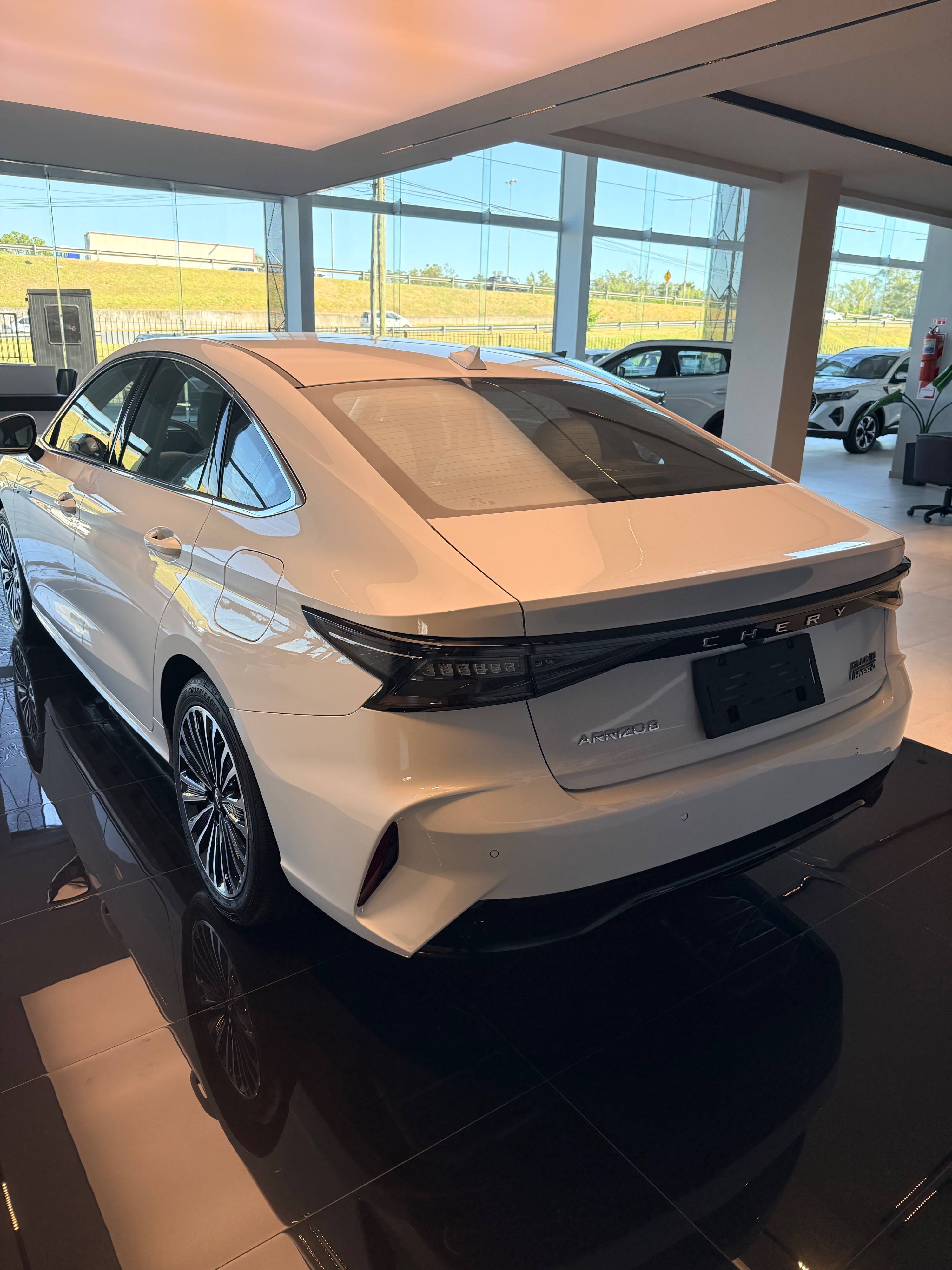 Chery Arrizo 8 — foto 4 de 13
