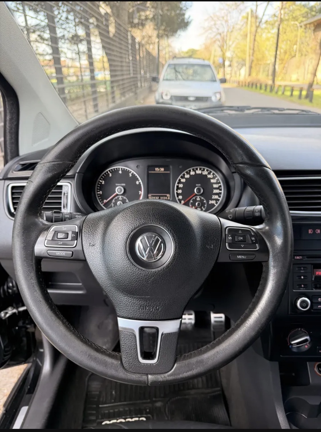 Volkswagen CrossFox — foto 12 de 15
