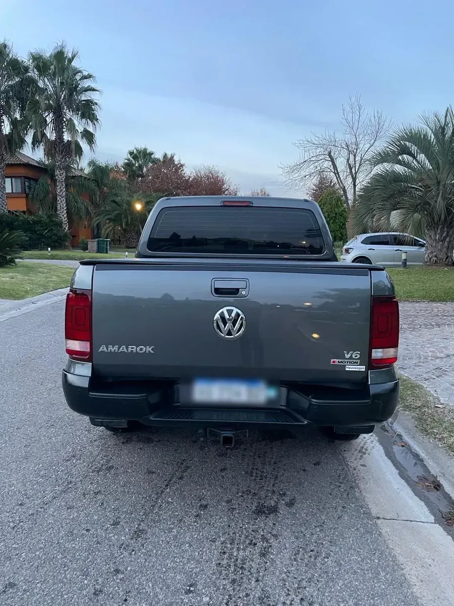Volkswagen Amarok — foto 5 de 22